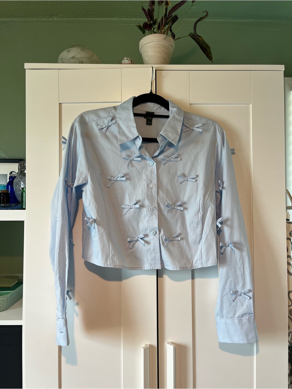 wild fable Light Blue Cropped Button-Down Shirt with Bow Accents - Picture 4 of 4